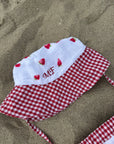Costume con cappello abbinato sartoriale