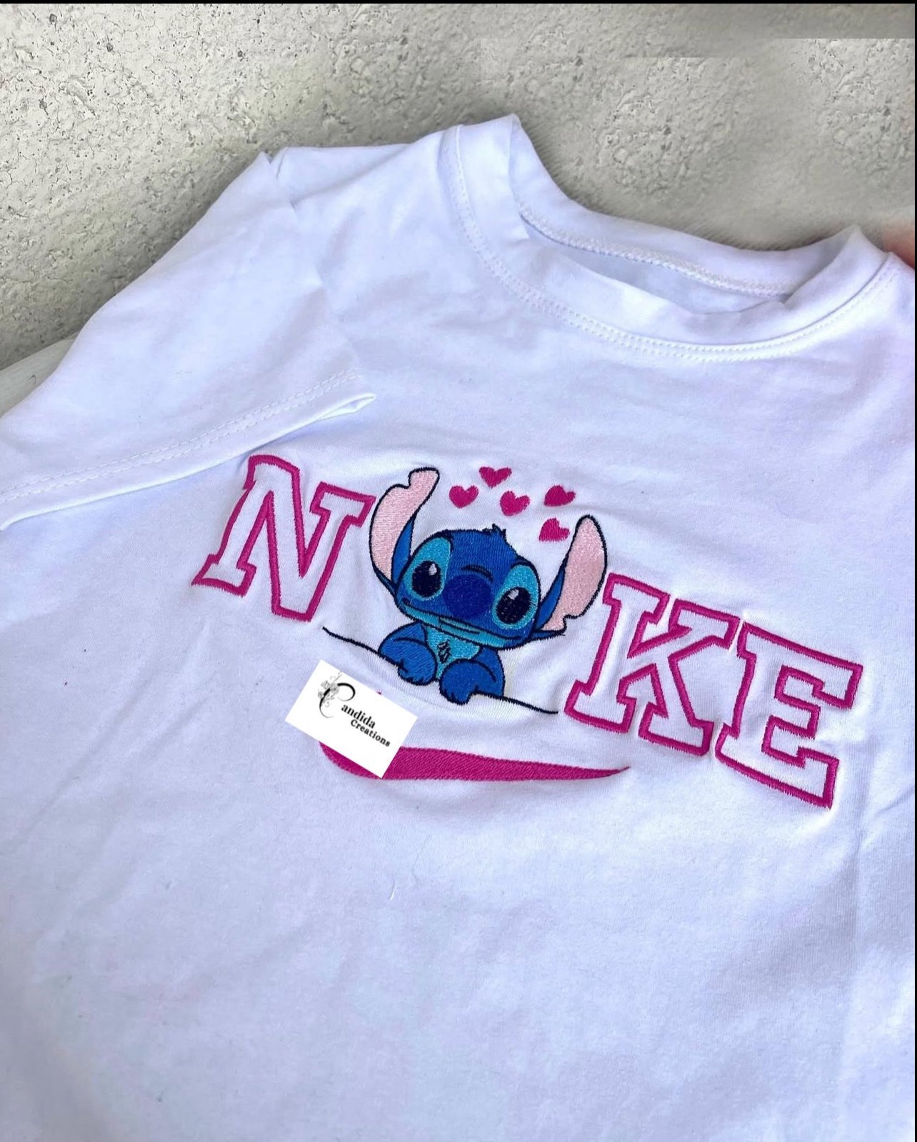 T-Shirt con ricamo - Personaggi